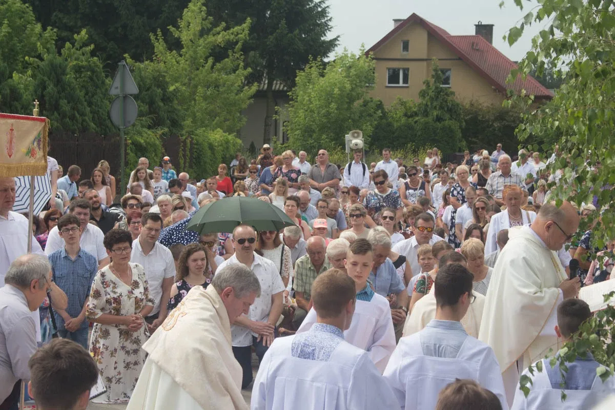 Procesja Bożego Ciała w parafii pw. Opatrzności Bożej (zdjęcia, wideo)