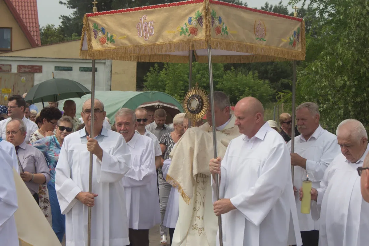 Procesja Bożego Ciała w parafii pw. Opatrzności Bożej (zdjęcia, wideo)