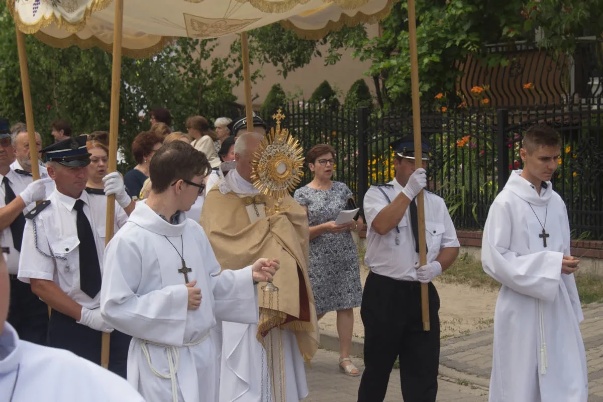 Procesja Bożego Ciała w parafii pw. Chrystusa Dobrego Pasterza (zdjęcia, wideo)