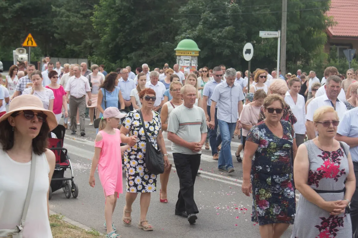 Procesja Bożego Ciała w parafii pw. Opatrzności Bożej (zdjęcia, wideo)
