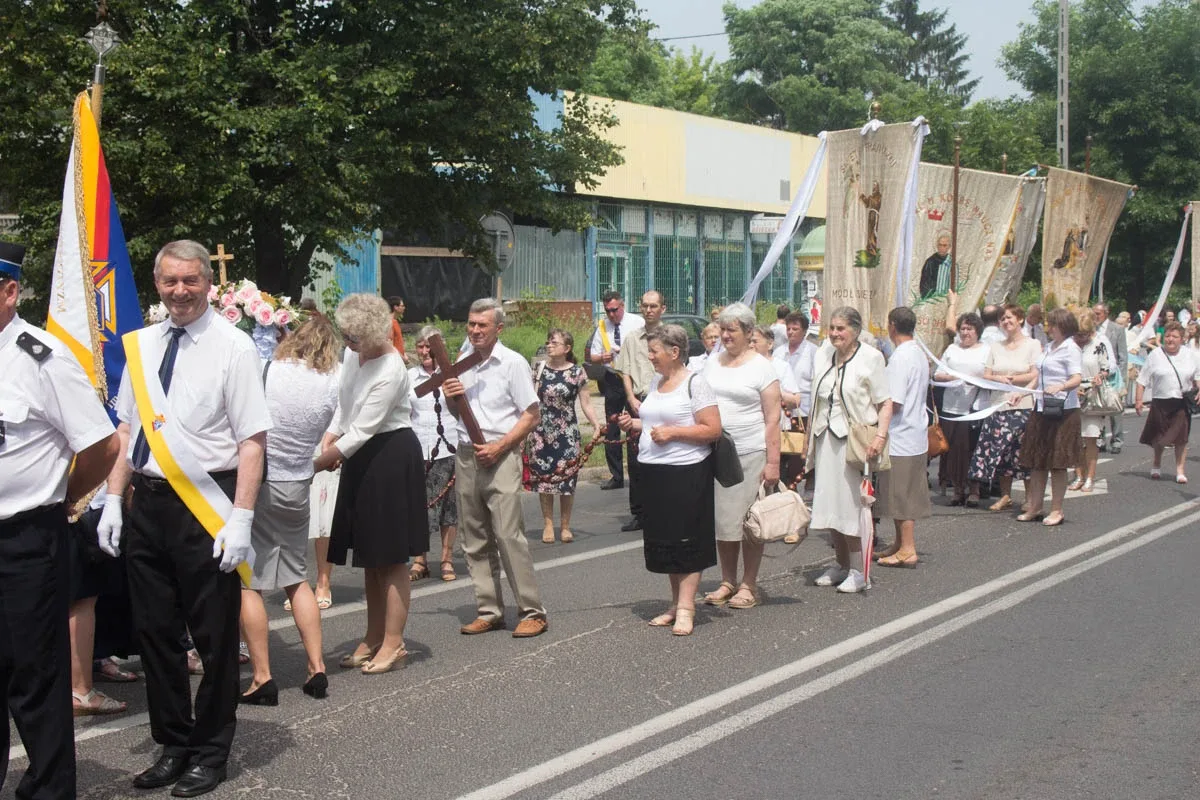 Procesje Bożego Ciała przeszły ulicami miasta (zdjęcia, wideo)