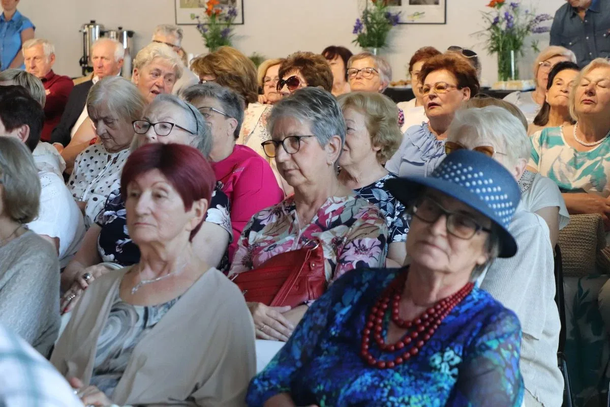 Uroczyste zakończenie roku akademickiego UTW 2025/2026. Był śmiech, podsumowania i podziękowania (zdjęcia, wideo)