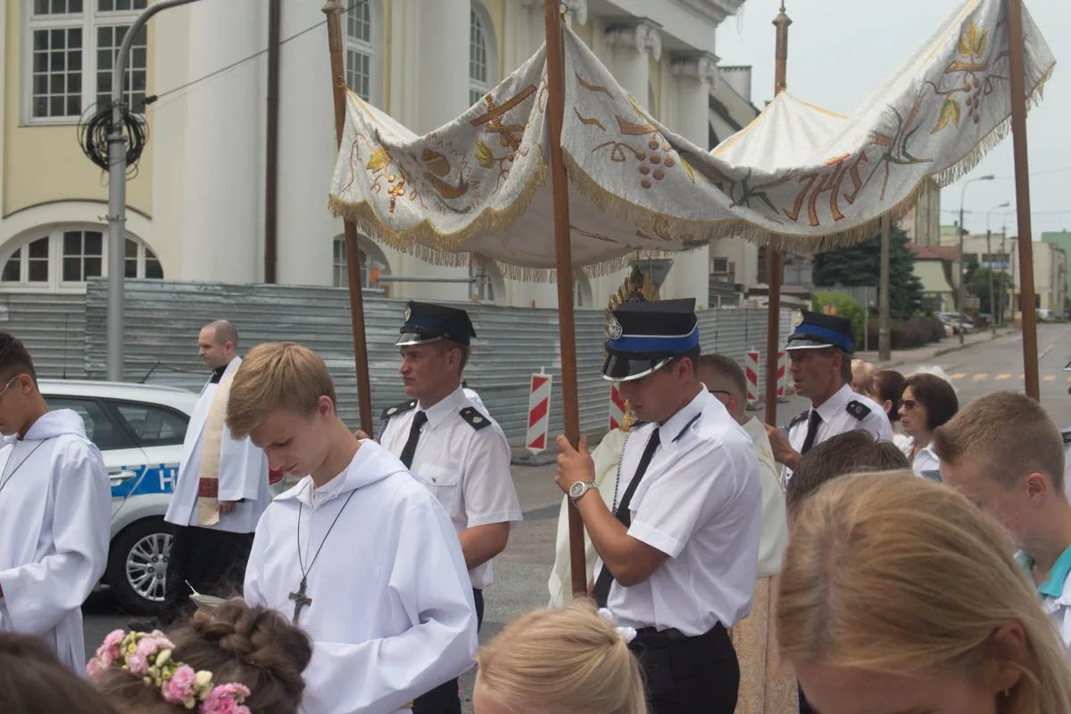 Procesje Bożego Ciała przeszły ulicami miasta (zdjęcia, wideo)