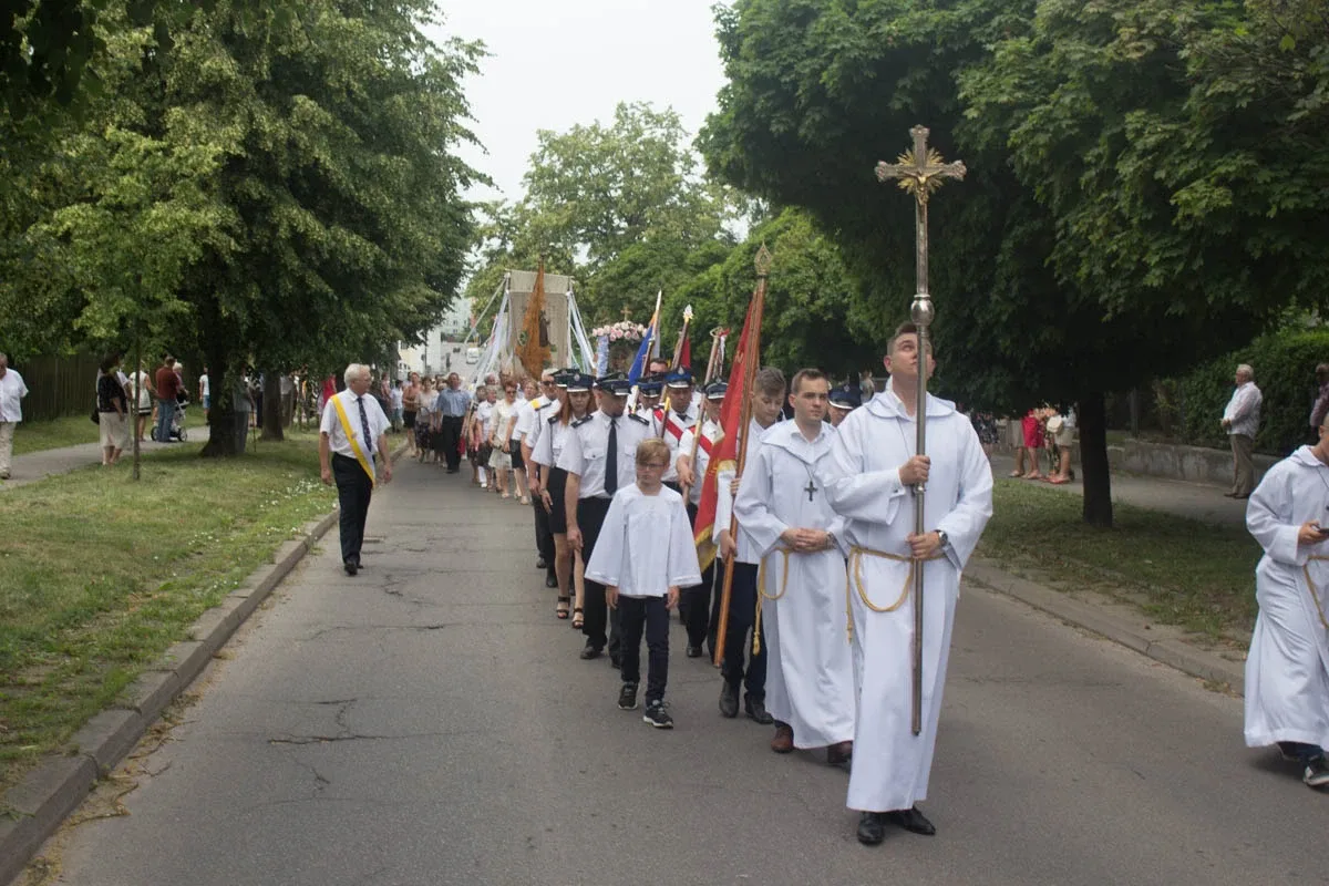 Procesje Bożego Ciała przeszły ulicami miasta (zdjęcia, wideo)