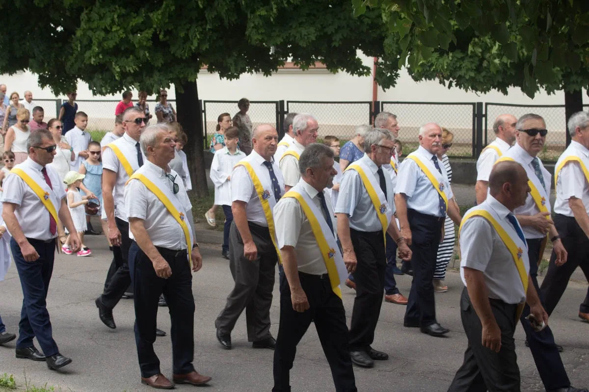 Procesje Bożego Ciała przeszły ulicami miasta (zdjęcia, wideo)
