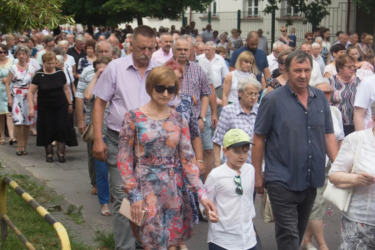 Procesje Bożego Ciała przeszły ulicami miasta (zdjęcia, wideo)