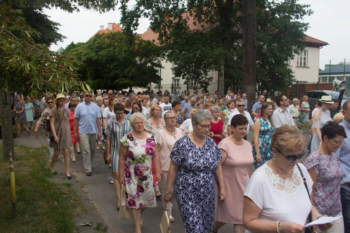 Procesje Bożego Ciała przeszły ulicami miasta (zdjęcia, wideo)