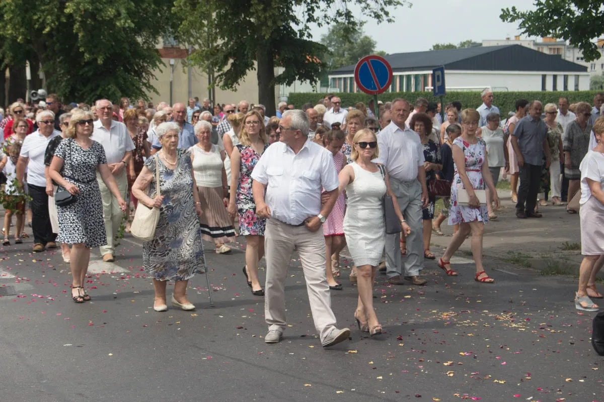 Procesje Bożego Ciała przeszły ulicami miasta (zdjęcia, wideo)