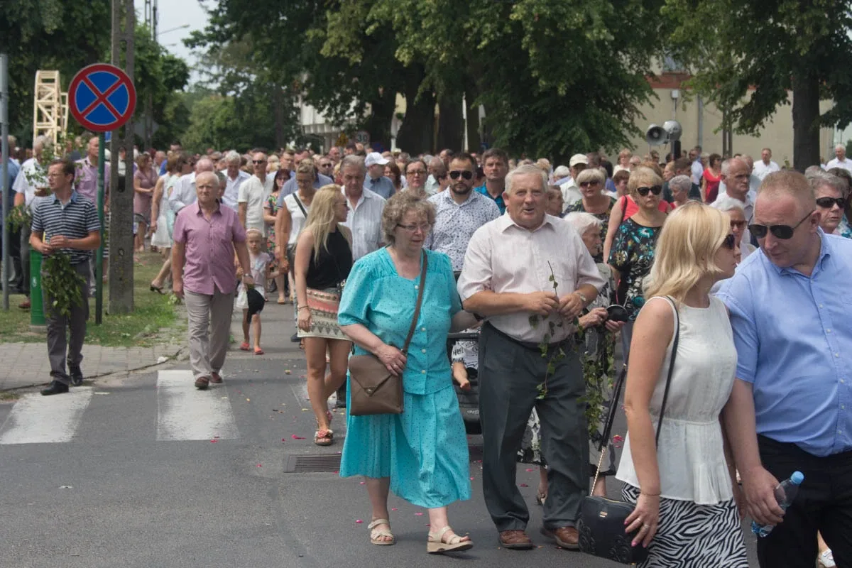 Procesje Bożego Ciała przeszły ulicami miasta (zdjęcia, wideo)