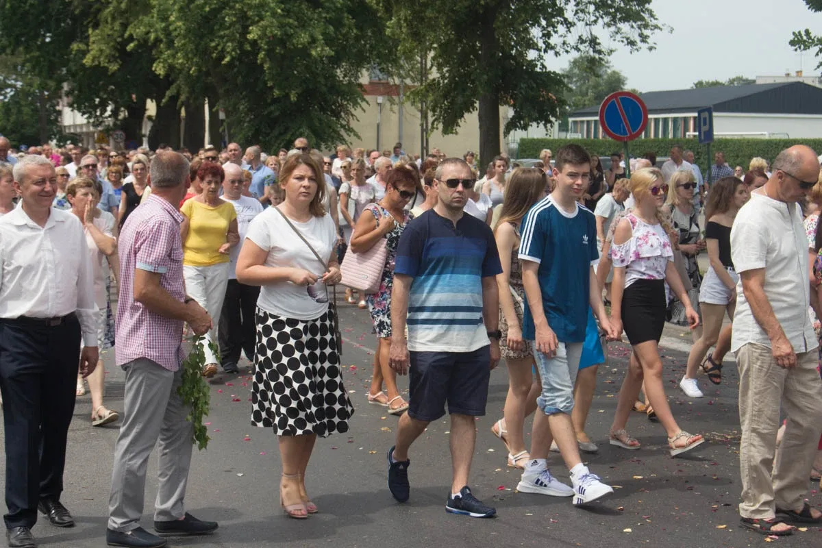 Procesje Bożego Ciała przeszły ulicami miasta (zdjęcia, wideo)