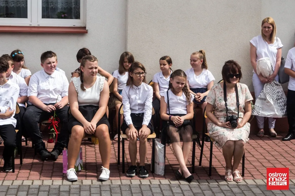"Jedynka" odpoczywa. Uczniowie zakończyli rok szkolny (zdjęcia)