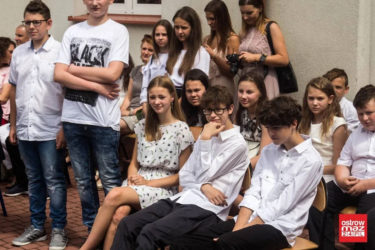 "Jedynka" odpoczywa. Uczniowie zakończyli rok szkolny (zdjęcia)