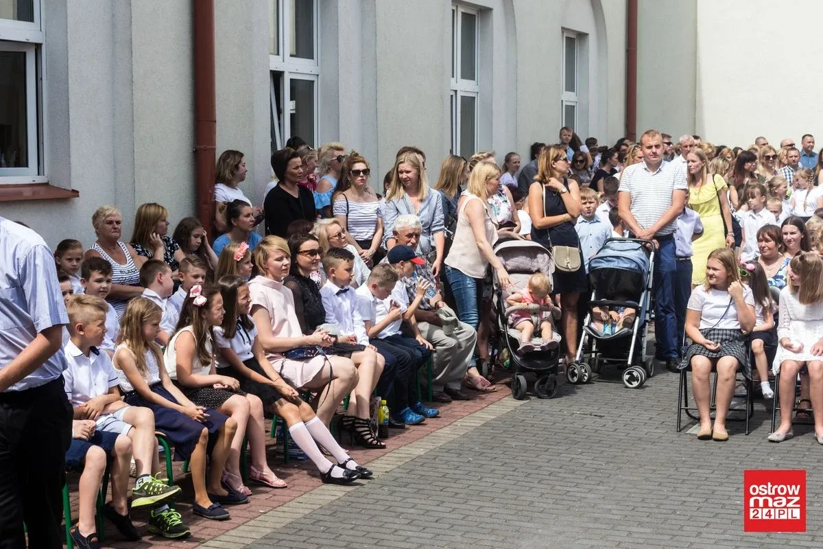 "Jedynka" odpoczywa. Uczniowie zakończyli rok szkolny (zdjęcia)