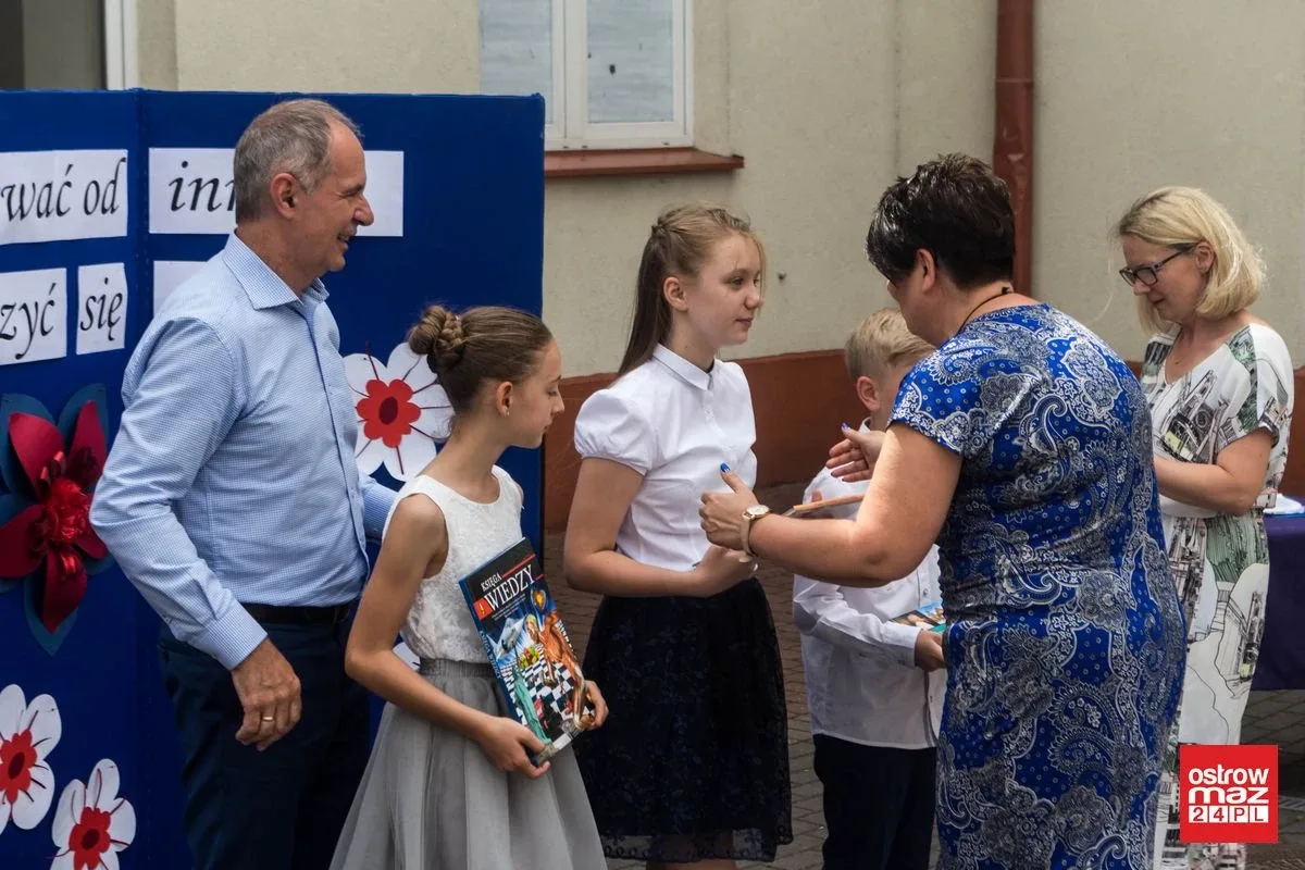 "Jedynka" odpoczywa. Uczniowie zakończyli rok szkolny (zdjęcia)