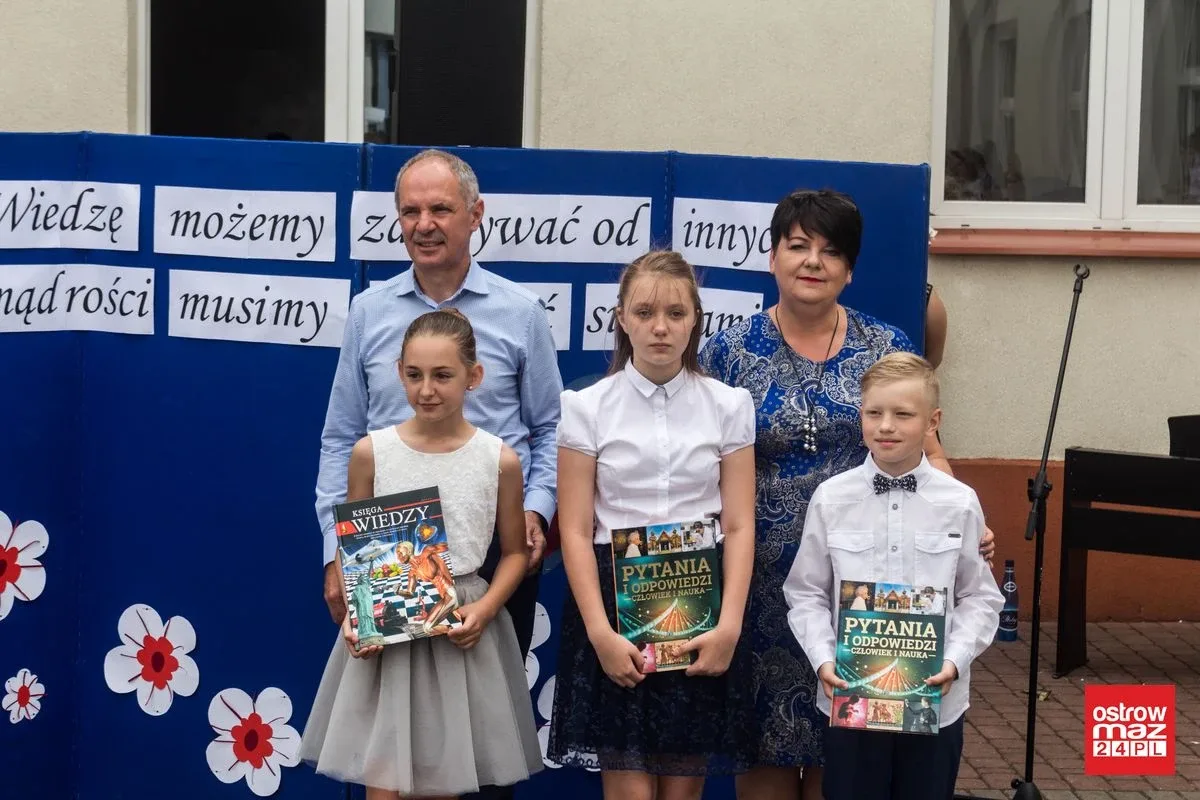 "Jedynka" odpoczywa. Uczniowie zakończyli rok szkolny (zdjęcia)