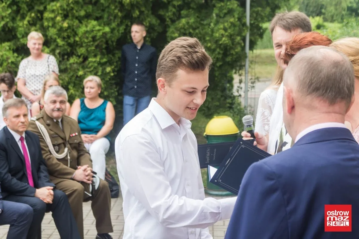 Uczniowie "Rubinka" rozpoczęli wakacje (zdjęcia)