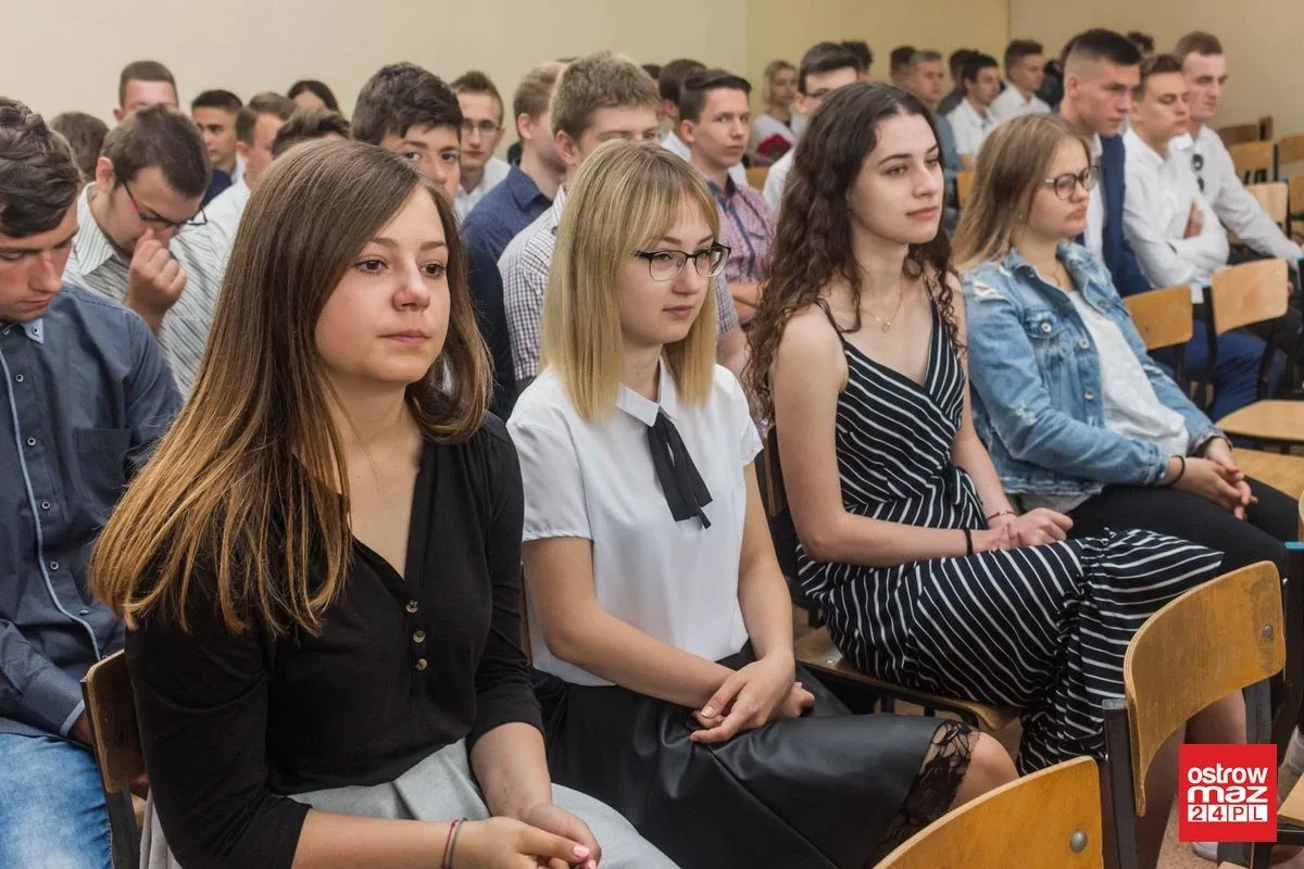 Uczniowie "Ekonomika" zakończyli rok szkolny (zdjęcia)
