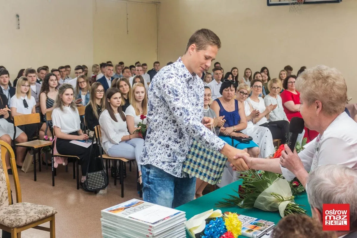 Uczniowie "Ekonomika" zakończyli rok szkolny (zdjęcia)
