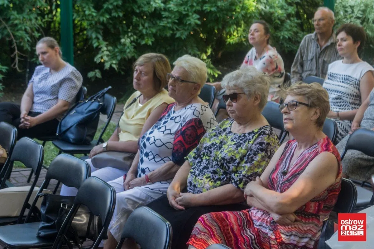 Piknik z książką: letni ogród biblioteki tętnił życiem (zdjęcia, wideo)