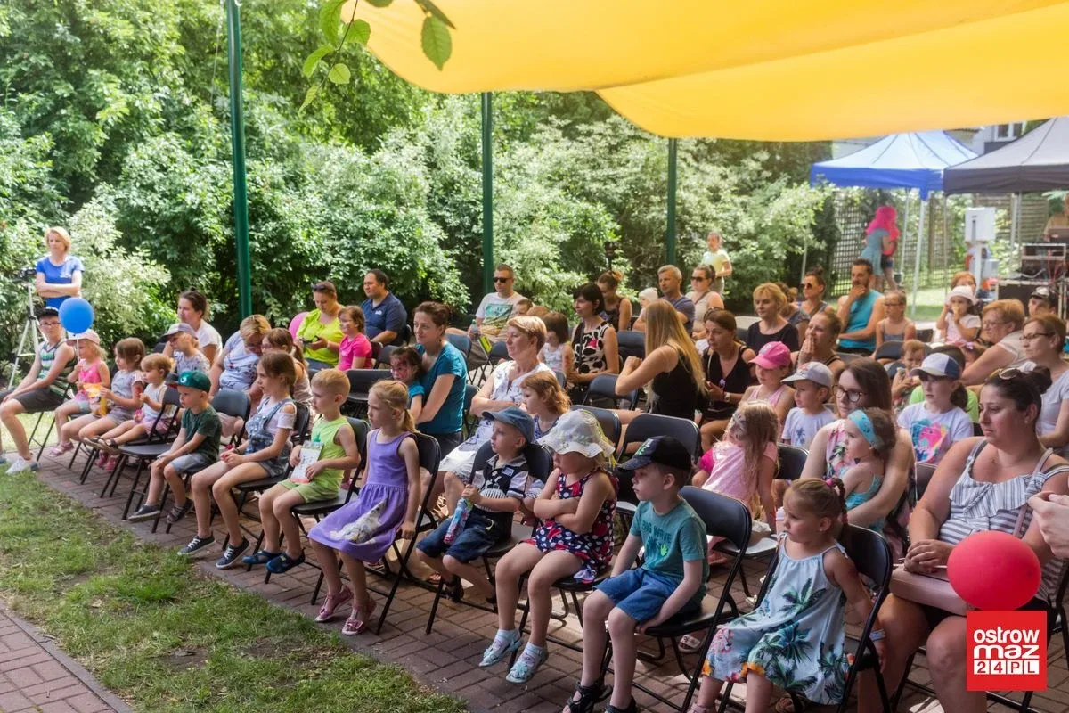 Piknik z książką: letni ogród biblioteki tętnił życiem (zdjęcia, wideo)