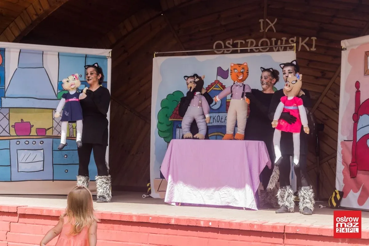 Piknik z książką: letni ogród biblioteki tętnił życiem (zdjęcia, wideo)