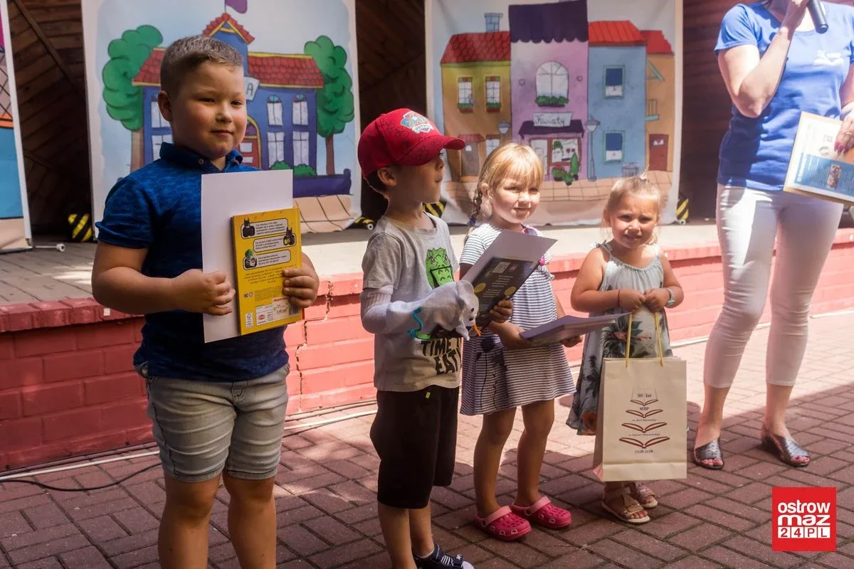 Piknik z książką: letni ogród biblioteki tętnił życiem (zdjęcia, wideo)