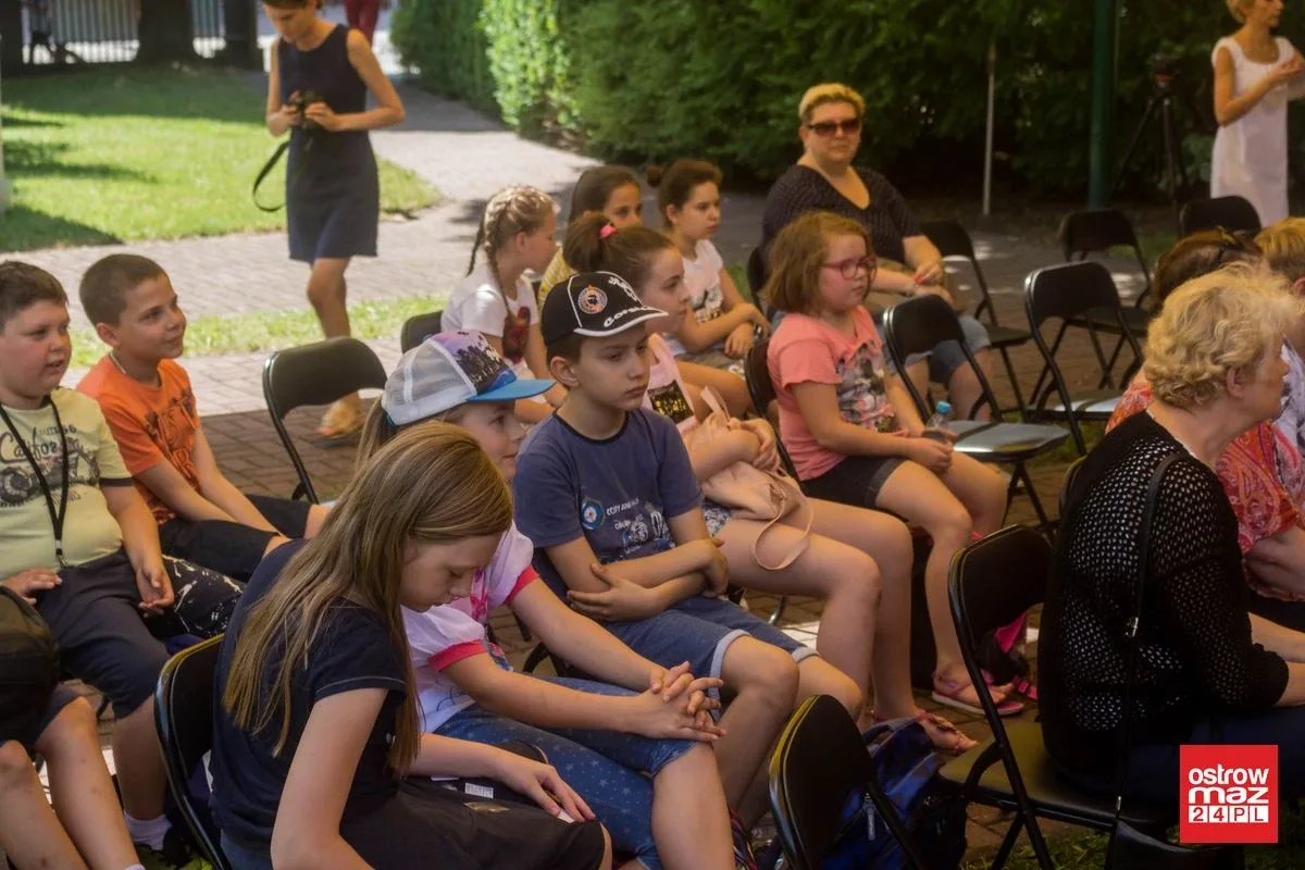 Piknik z książką: letni ogród biblioteki tętnił życiem (zdjęcia, wideo)