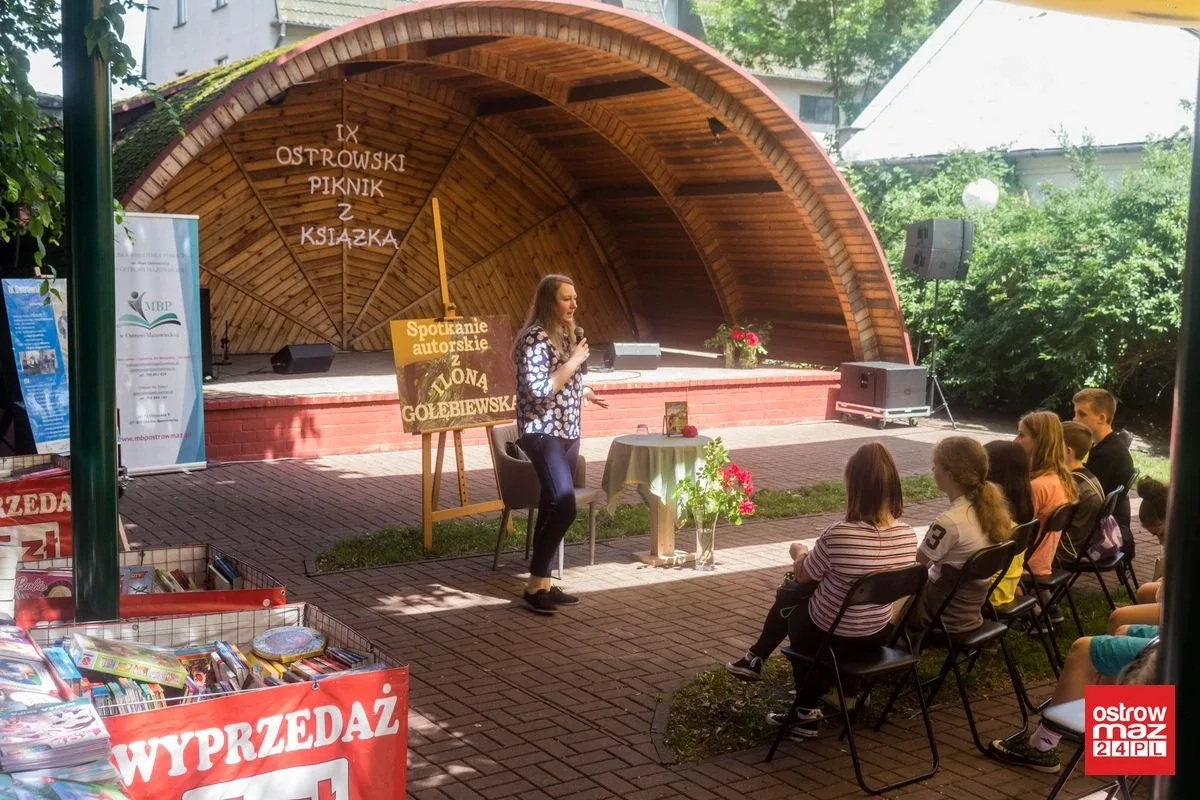 Piknik z książką: letni ogród biblioteki tętnił życiem (zdjęcia, wideo)