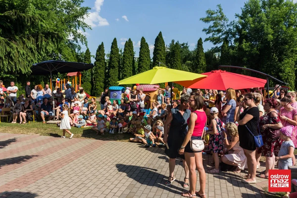 Dziewczynki zatańczyły z tatusiami. Piknik rodzinny w MP nr 1 (zdjęcia, wideo)