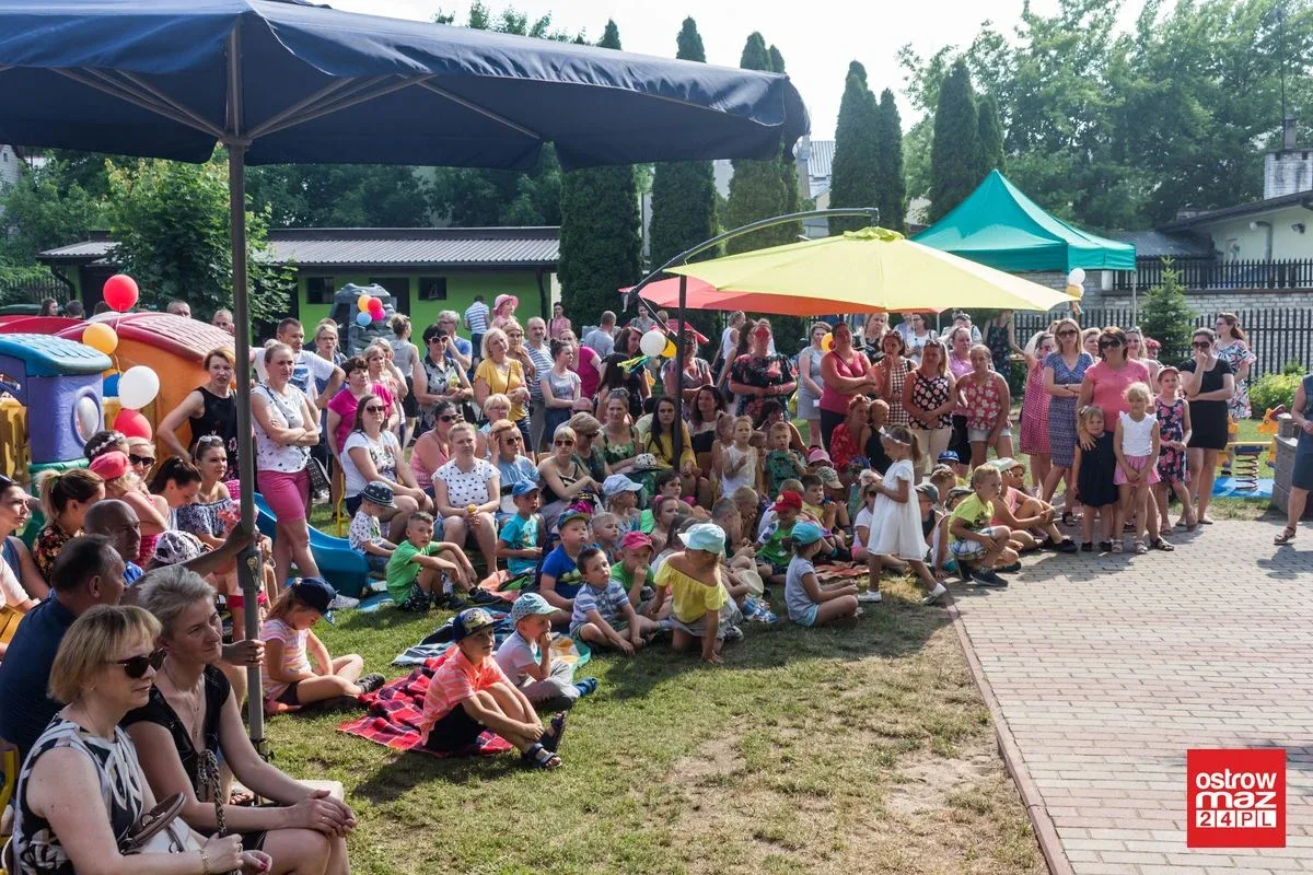 Dziewczynki zatańczyły z tatusiami. Piknik rodzinny w MP nr 1 (zdjęcia, wideo)