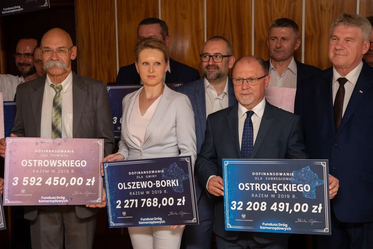 Miliony na drogi w powiecie ostrowskim (zdjęcia)