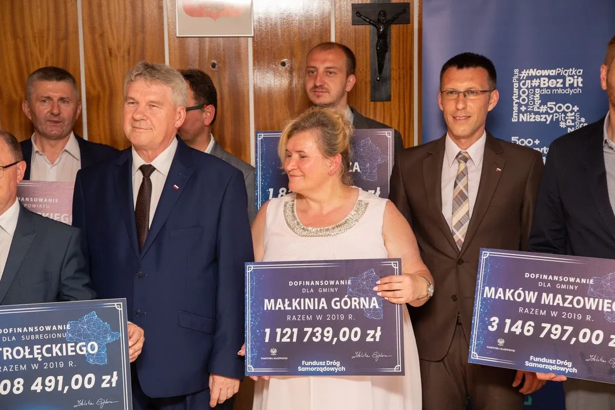 Miliony na drogi w powiecie ostrowskim (zdjęcia)