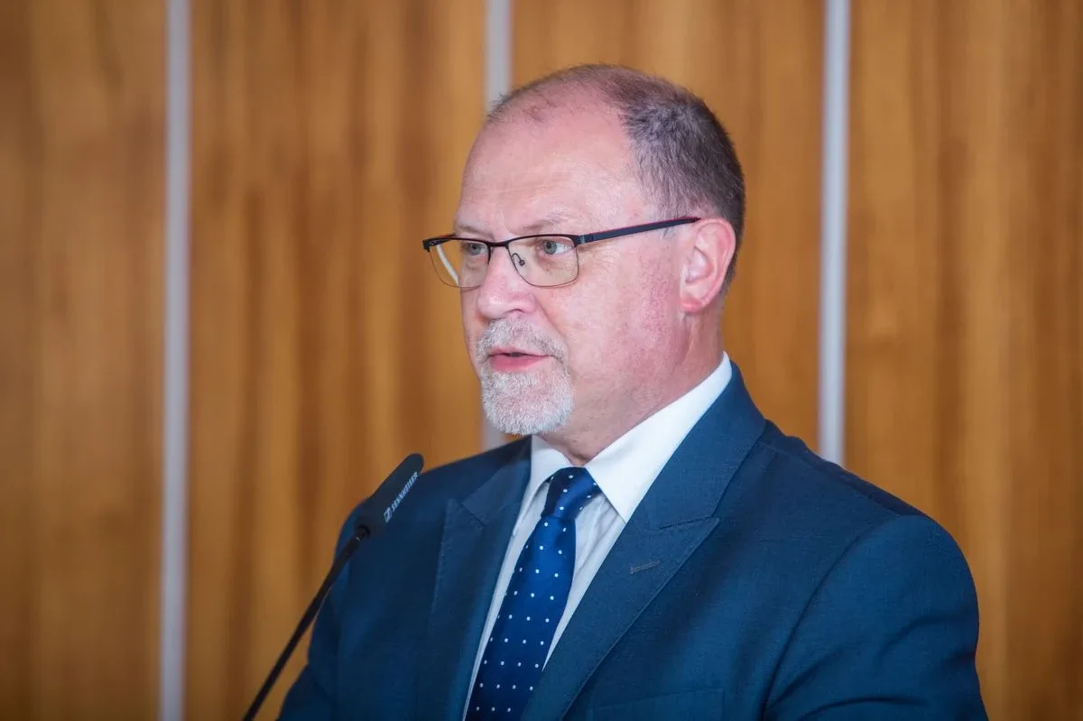 Miliony na drogi w powiecie ostrowskim (zdjęcia)