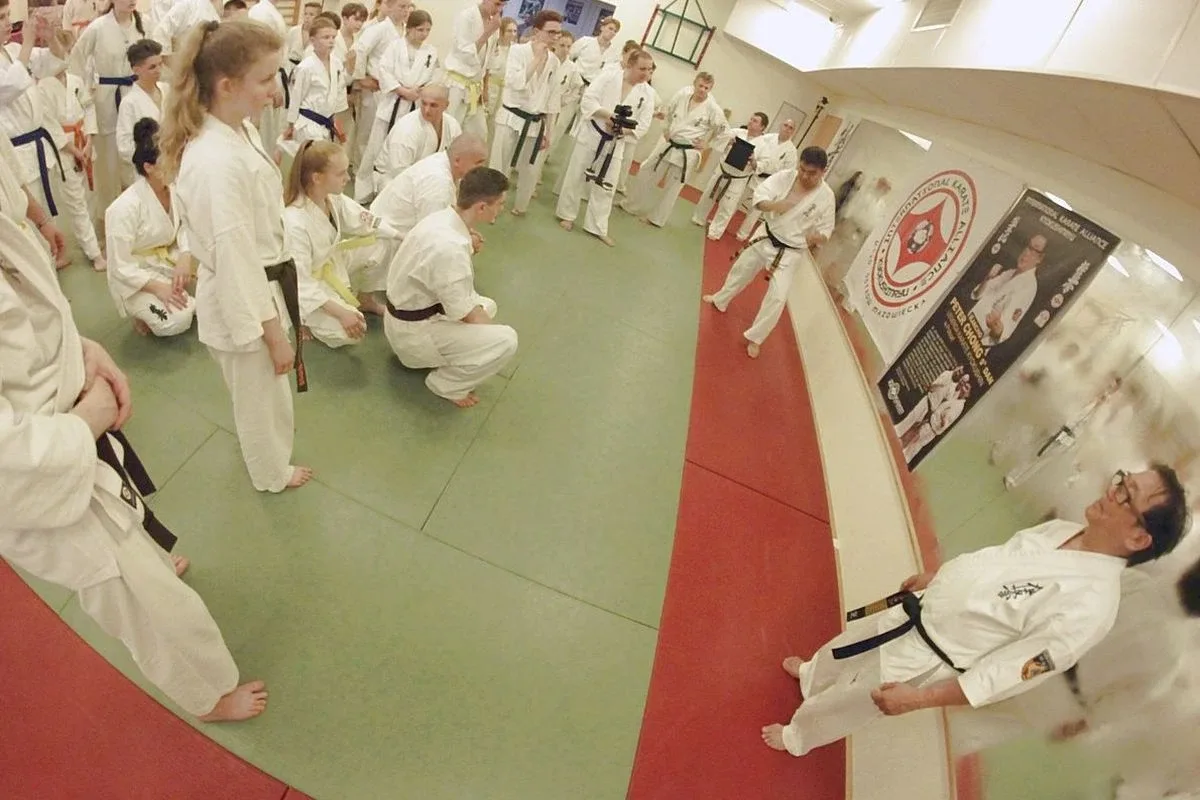 Legendarny shihan trenował ostrowskich karateków (zdjęcia)