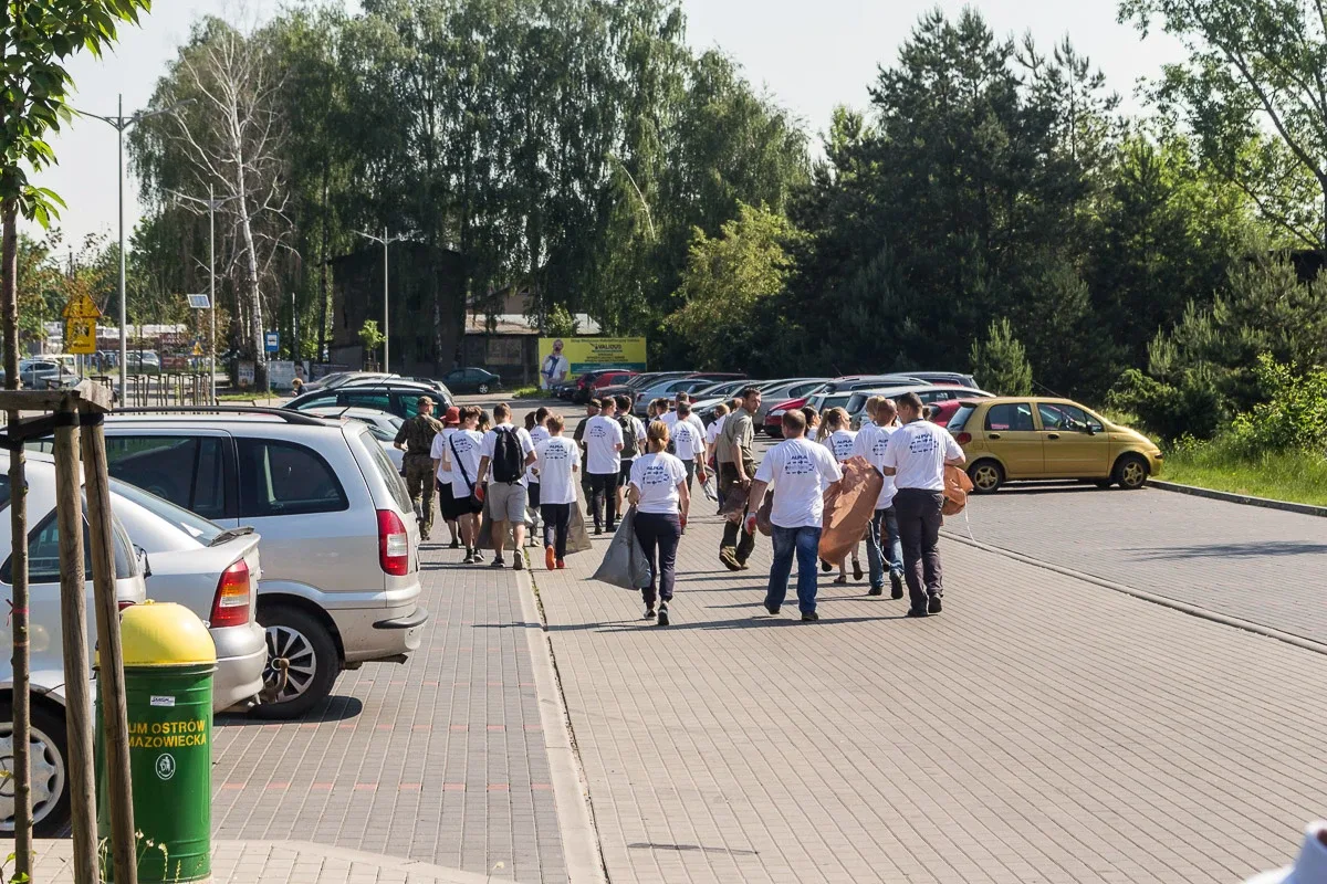 Sprzątanie w Światowym Dniu Ochrony Środowiska (zdjęcia, wideo)