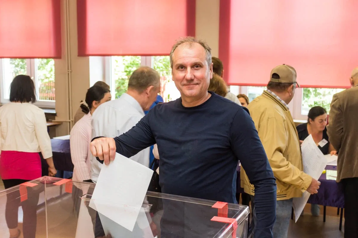 Trwają wybory. Mieszkańcy Ostrowi głosują, zagłosuj i ty (zdjęcia)