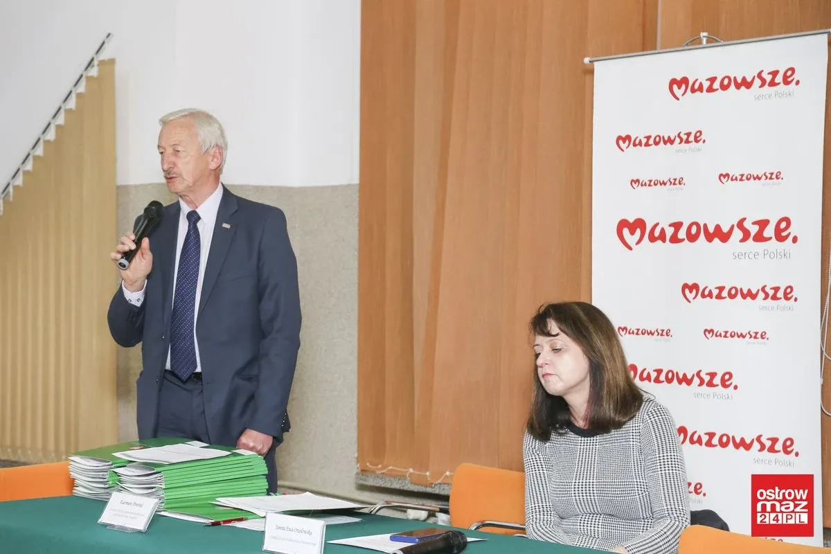 Ponad 4,6 mln zł na drogi dojazdowe do gruntów rolnych (zdjęcia)
