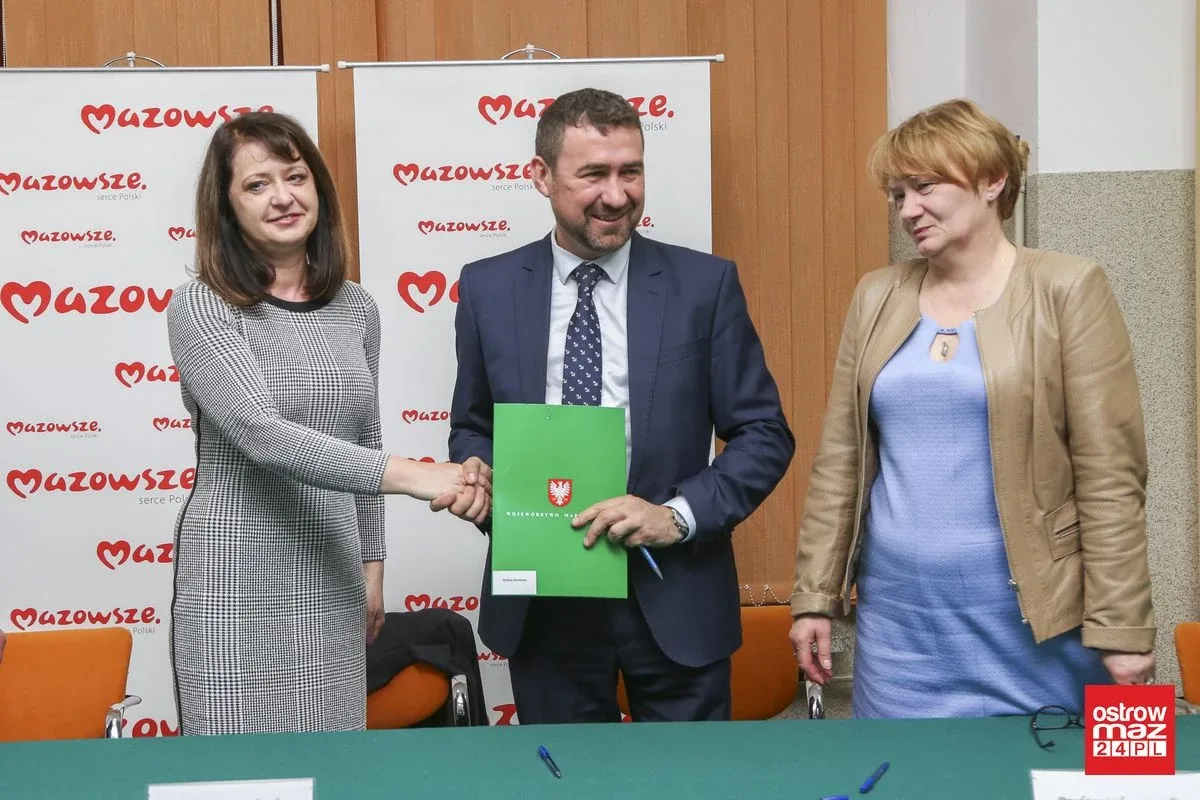 Ponad 4,6 mln zł na drogi dojazdowe do gruntów rolnych (zdjęcia)