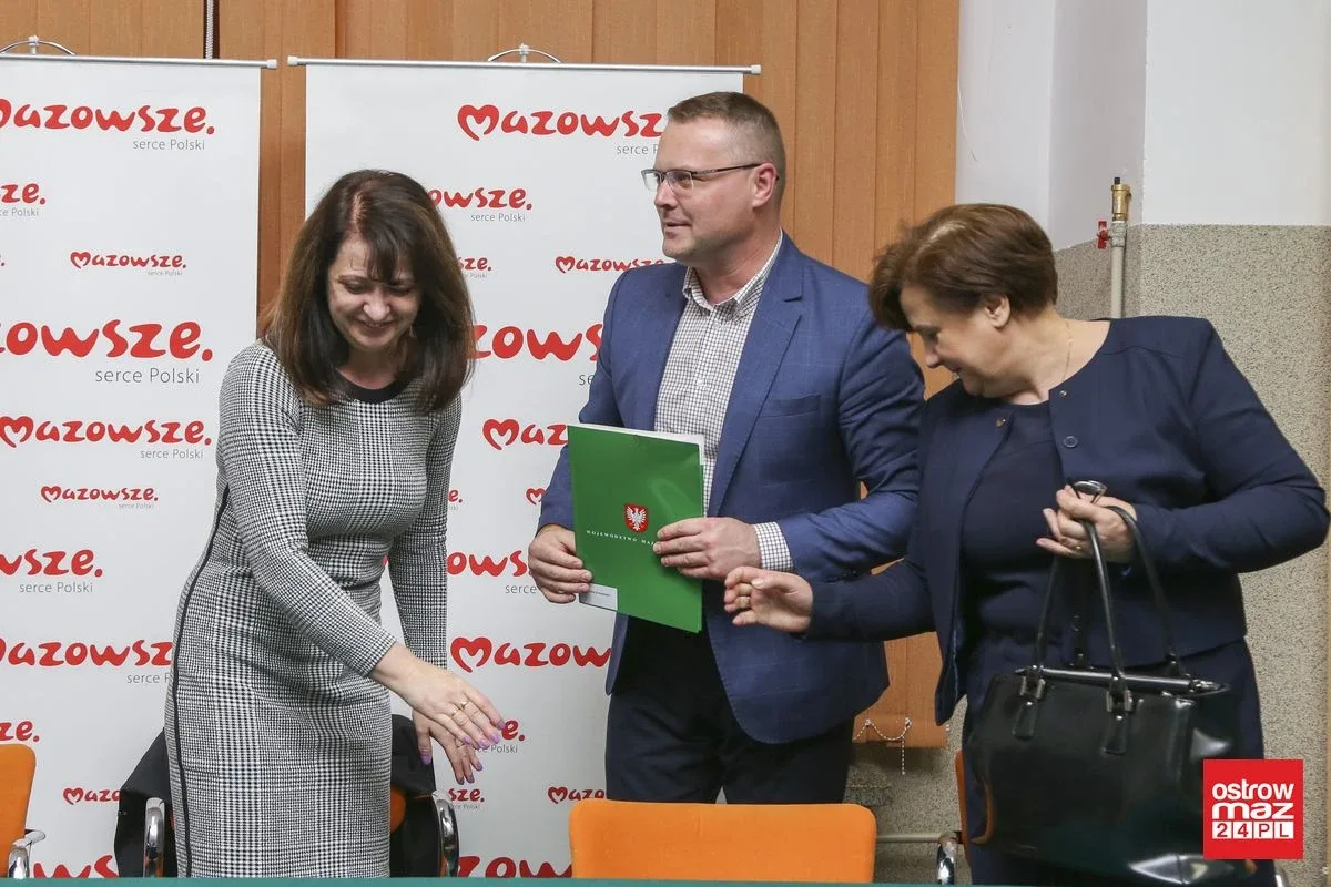 Ponad 4,6 mln zł na drogi dojazdowe do gruntów rolnych (zdjęcia)