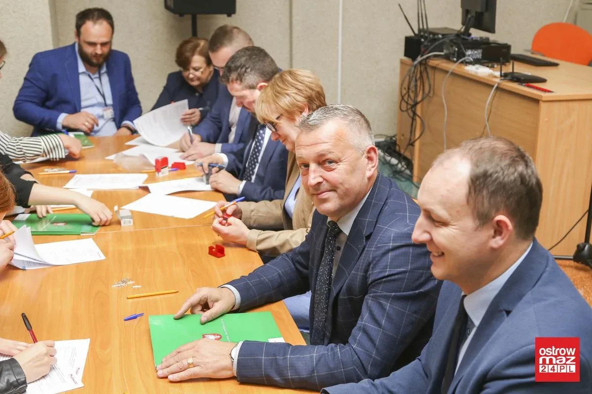 Ponad 4,6 mln zł na drogi dojazdowe do gruntów rolnych (zdjęcia)