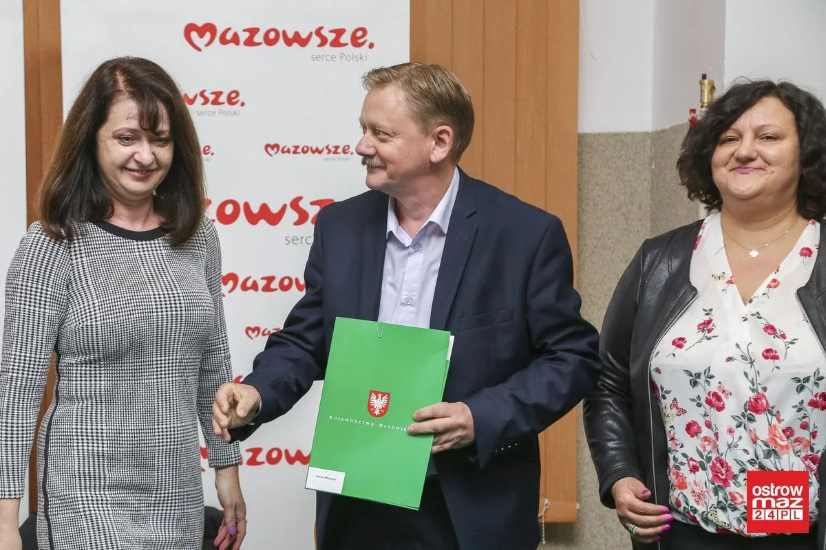 Ponad 4,6 mln zł na drogi dojazdowe do gruntów rolnych (zdjęcia)