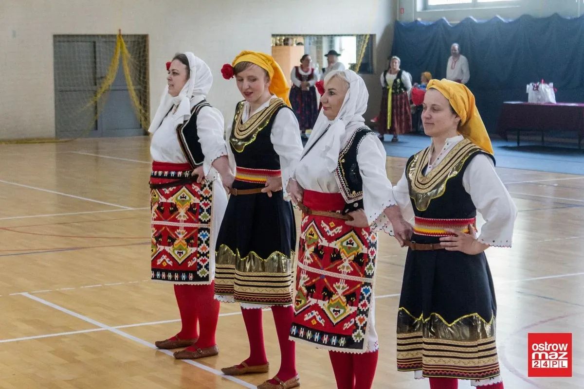Zespoły folklorystyczne i maraton zumby w Wąsewie (zdjęcia, wideo)