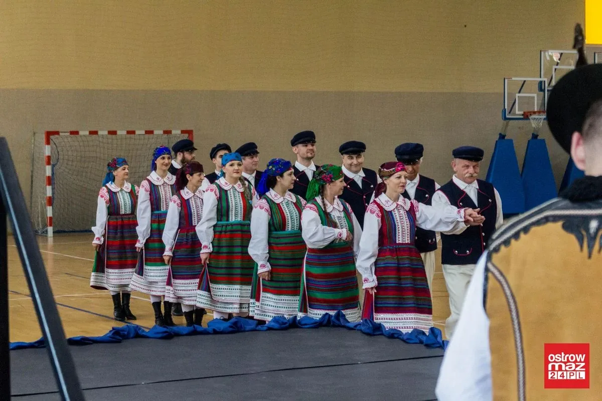 Zespoły folklorystyczne i maraton zumby w Wąsewie (zdjęcia, wideo)