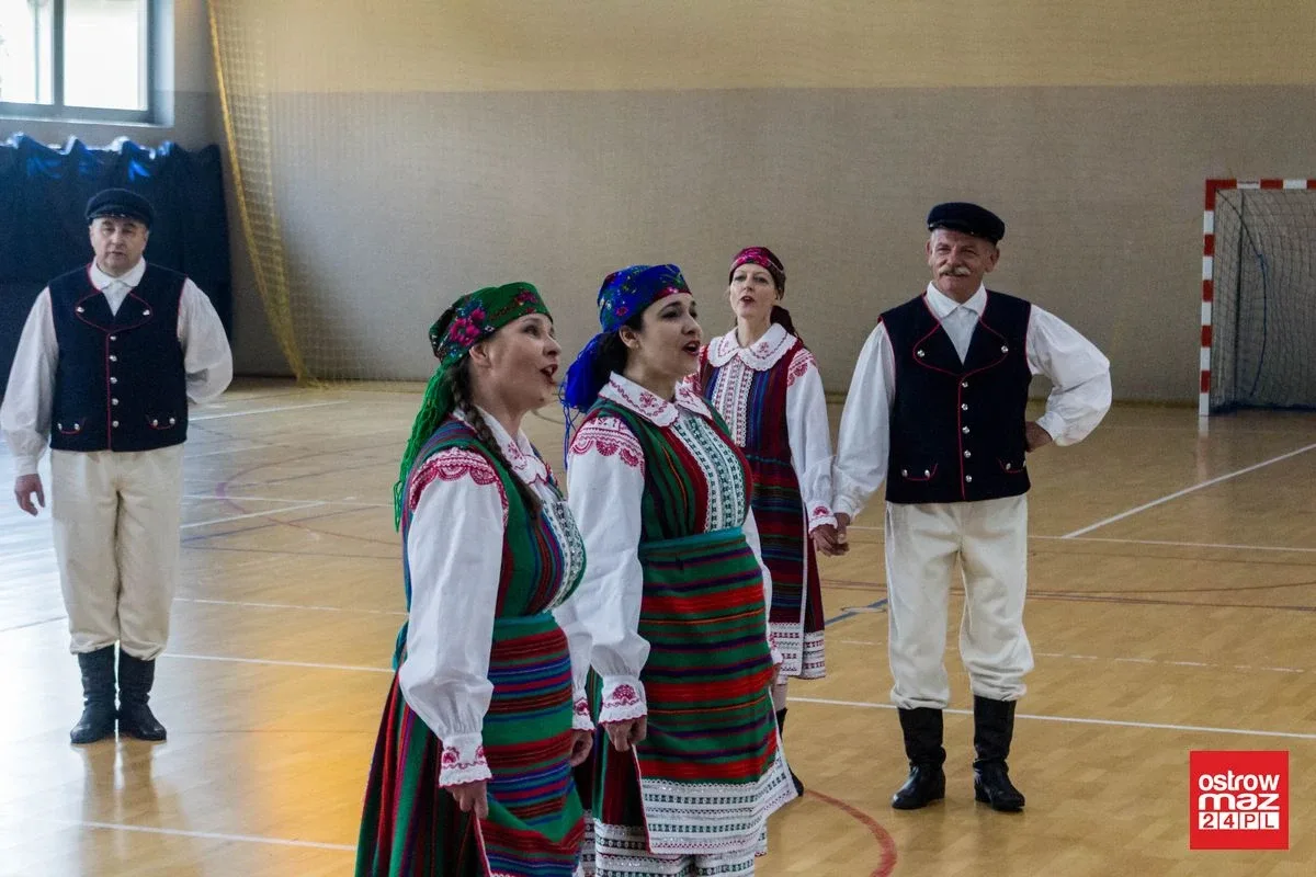 Zespoły folklorystyczne i maraton zumby w Wąsewie (zdjęcia, wideo)