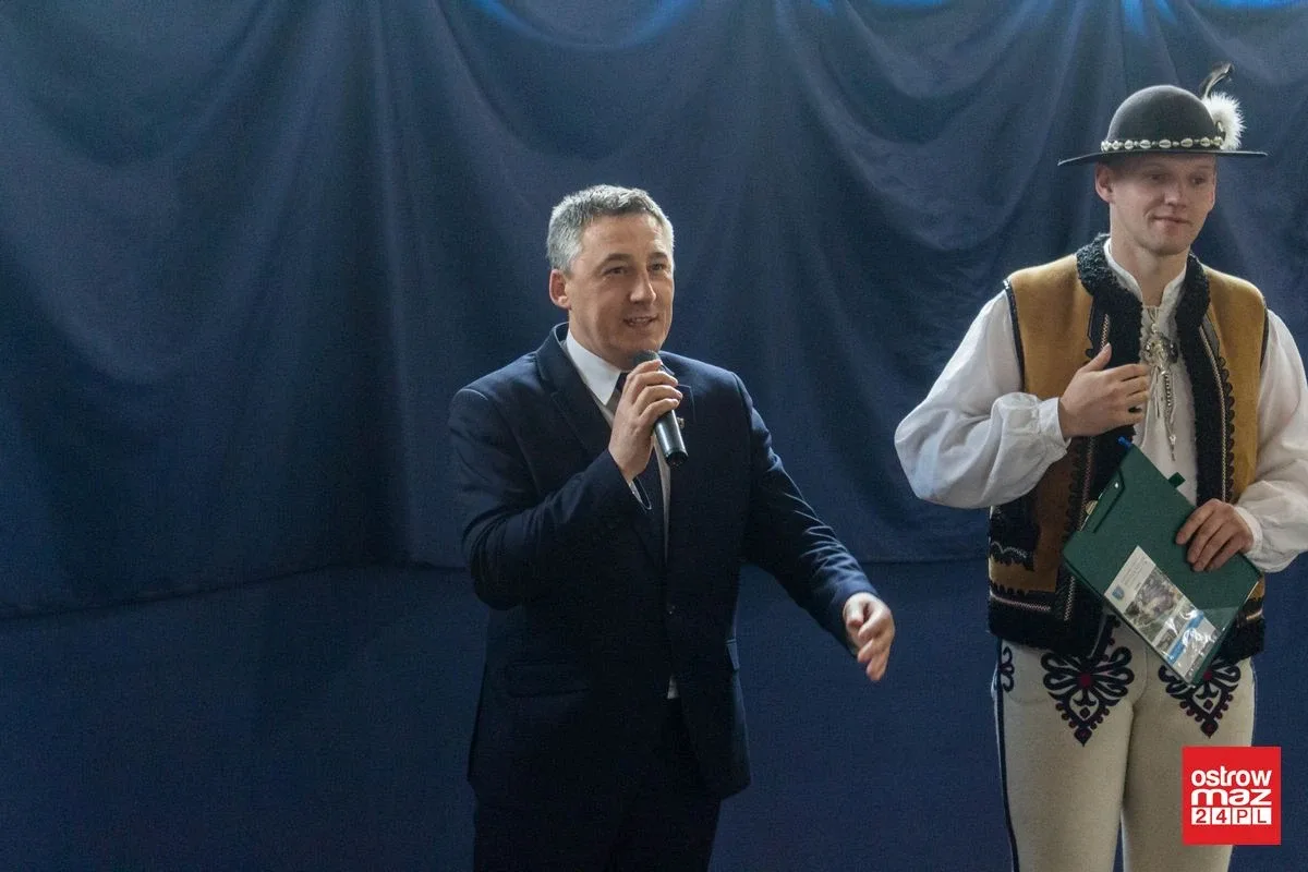 Zespoły folklorystyczne i maraton zumby w Wąsewie (zdjęcia, wideo)