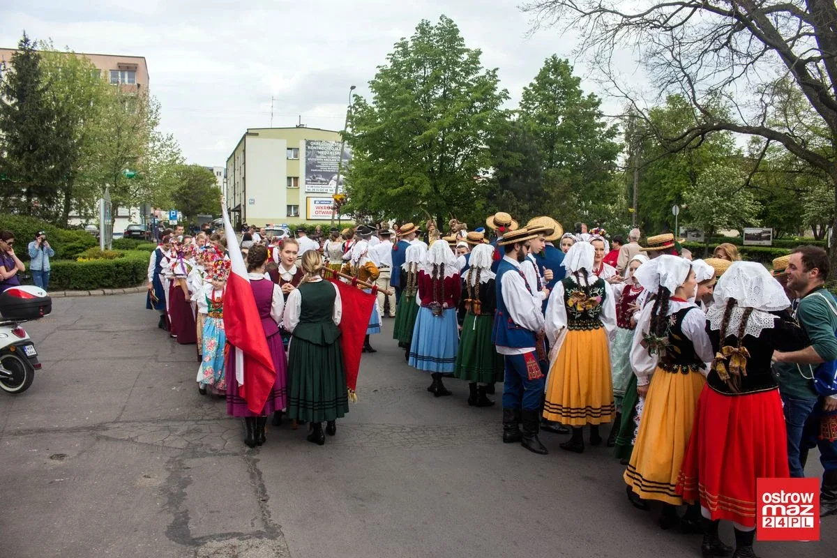 Po raz drugi w historii Ostrów Mazowiecka z modą i folklorem (zdjęcia, wideo)