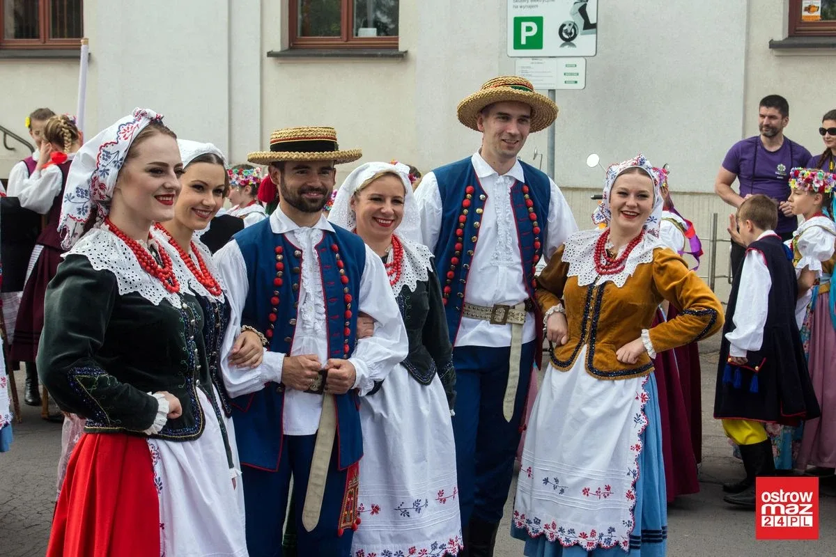 Po raz drugi w historii Ostrów Mazowiecka z modą i folklorem (zdjęcia, wideo)