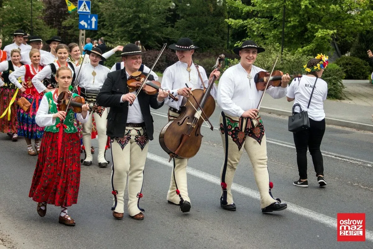 Po raz drugi w historii Ostrów Mazowiecka z modą i folklorem (zdjęcia, wideo)