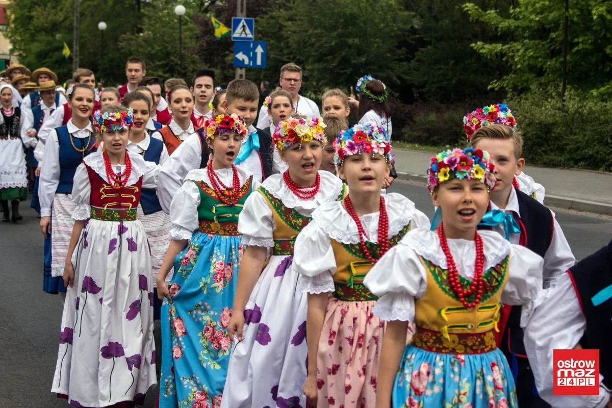 Po raz drugi w historii Ostrów Mazowiecka z modą i folklorem (zdjęcia, wideo)