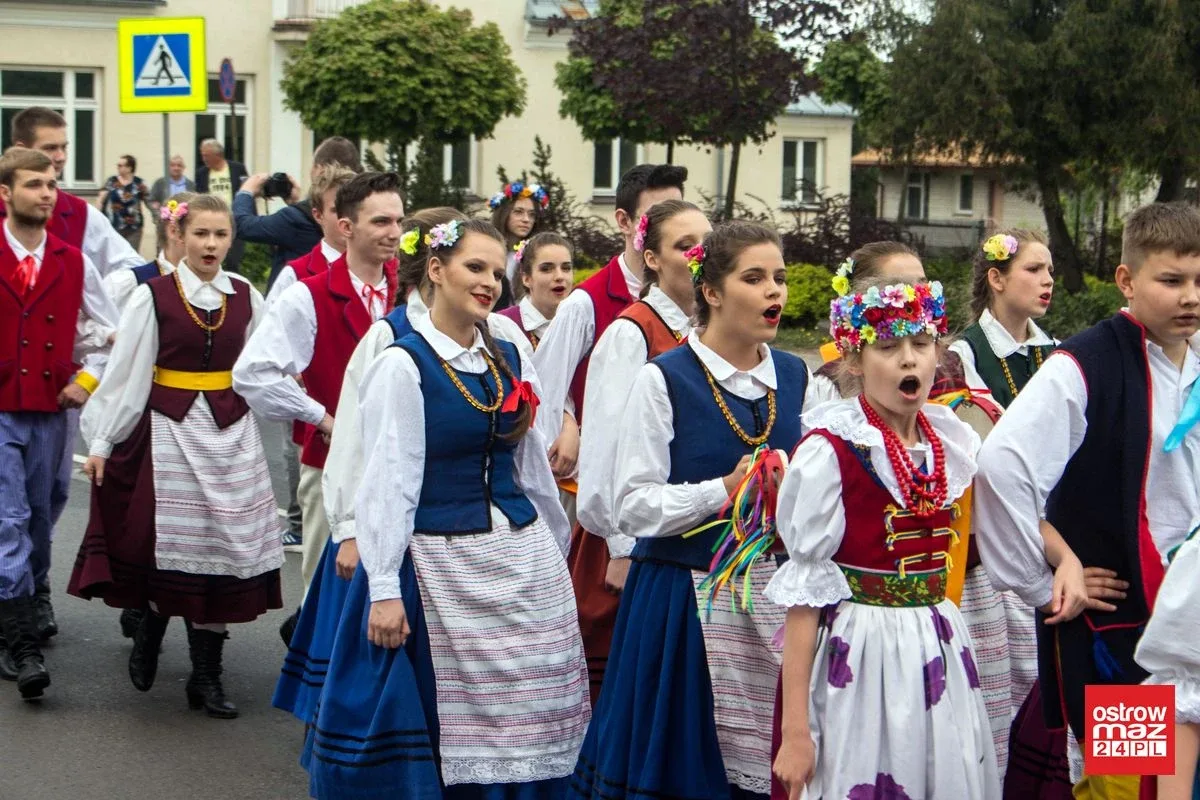 Po raz drugi w historii Ostrów Mazowiecka z modą i folklorem (zdjęcia, wideo)